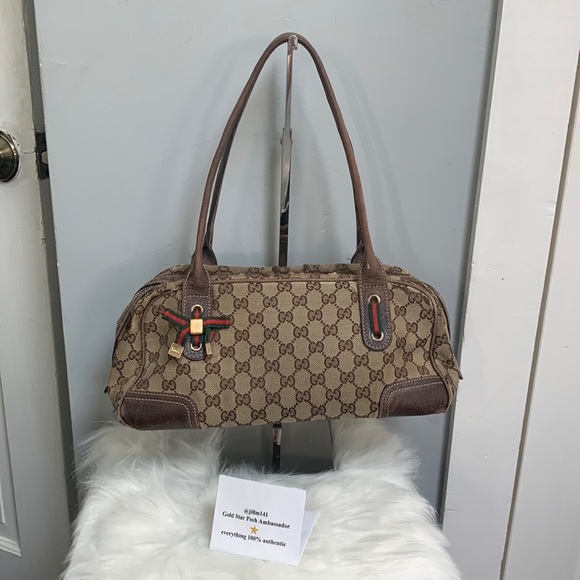 Gucci Handbags - Authentic Gucci small purse - junk condition